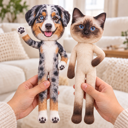 Poupée en peluche articulée personnalisée avec photo — Un petit double qui prend la pose