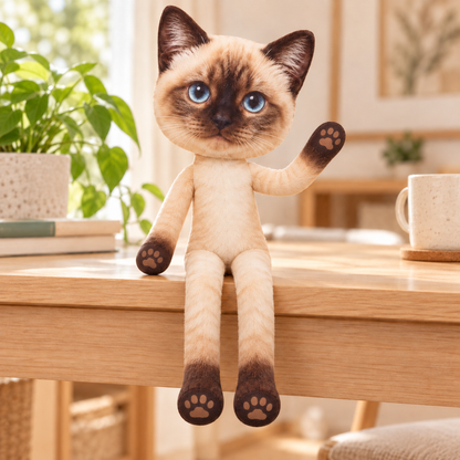 Poupée en peluche articulée personnalisée avec photo — Un petit double qui prend la pose