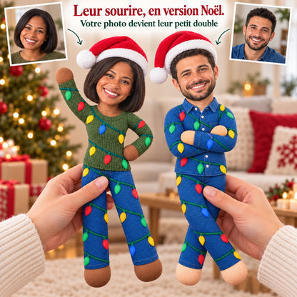 Poupée photo personnalisée et articulée de Noël – Votre petit double en tenue de fête